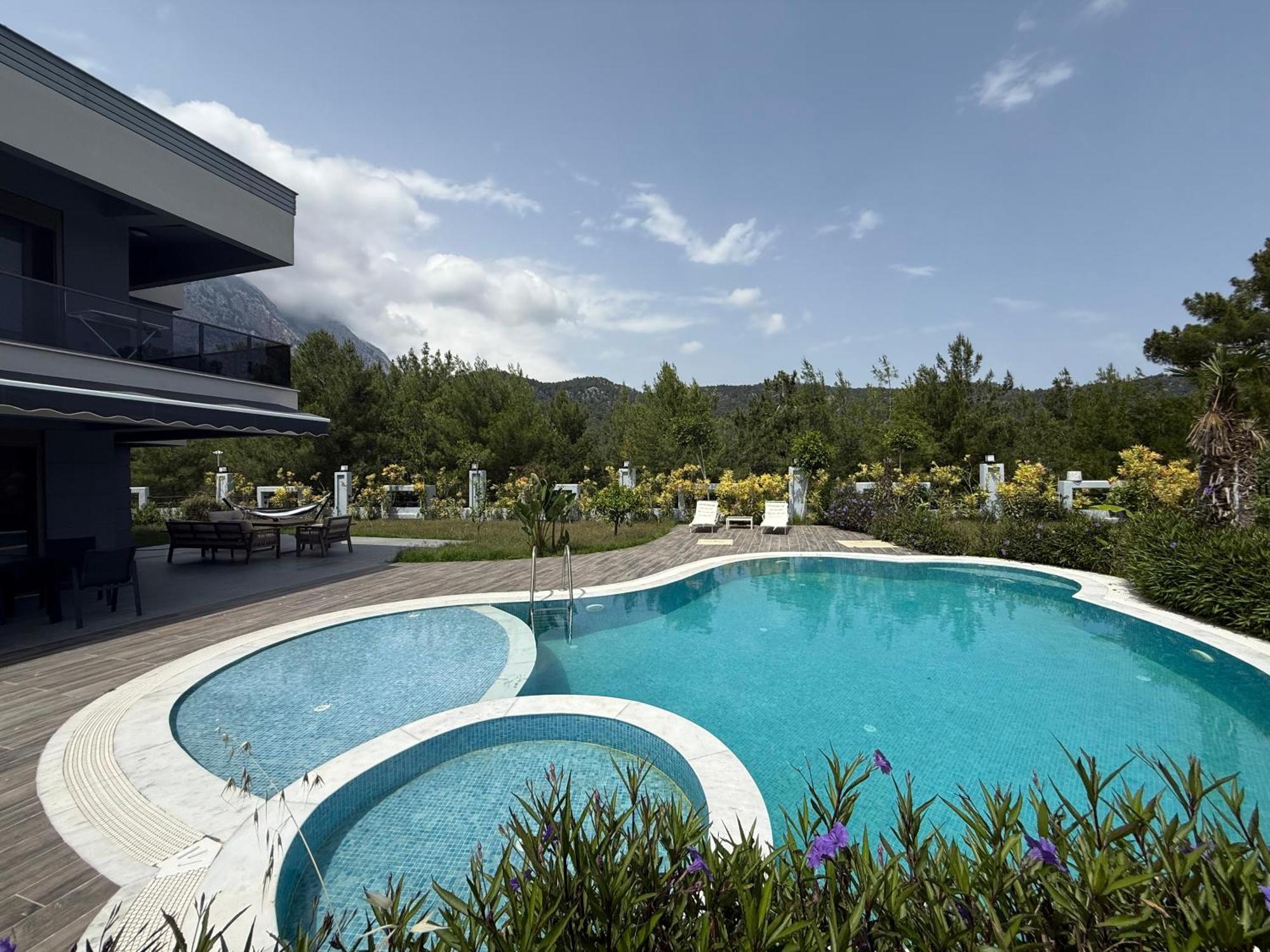 Canyon Goeynuek Kemer With Pool *
